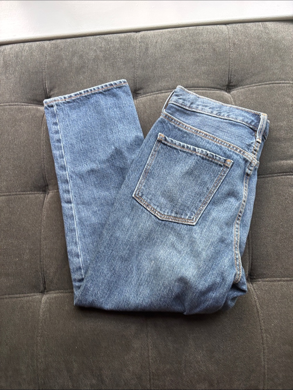 Old Navy Women's High-Rise Slouchy Straight Jeans - Dark Blue with Tan Stitching - Picture 4 of 5